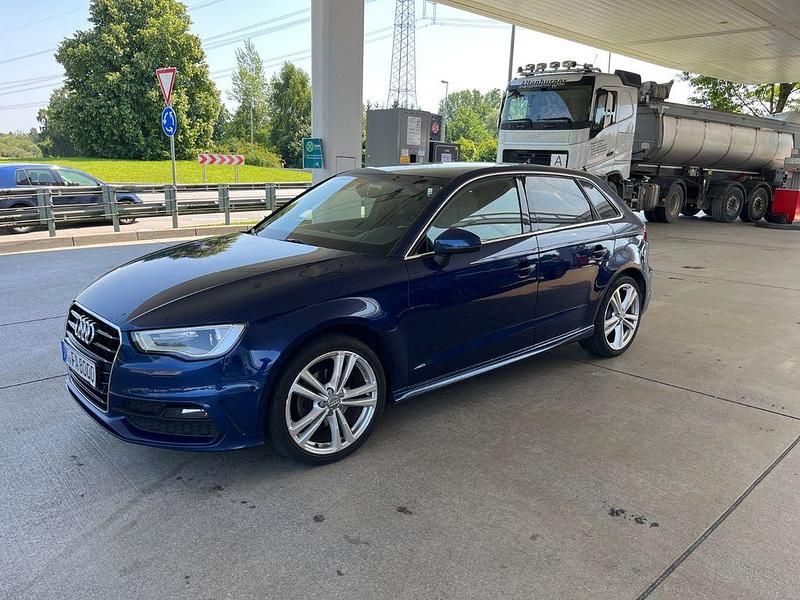 Gebraucht Audi A3 S-Line 110 PS (80 kW) 2014 Blau Limousine