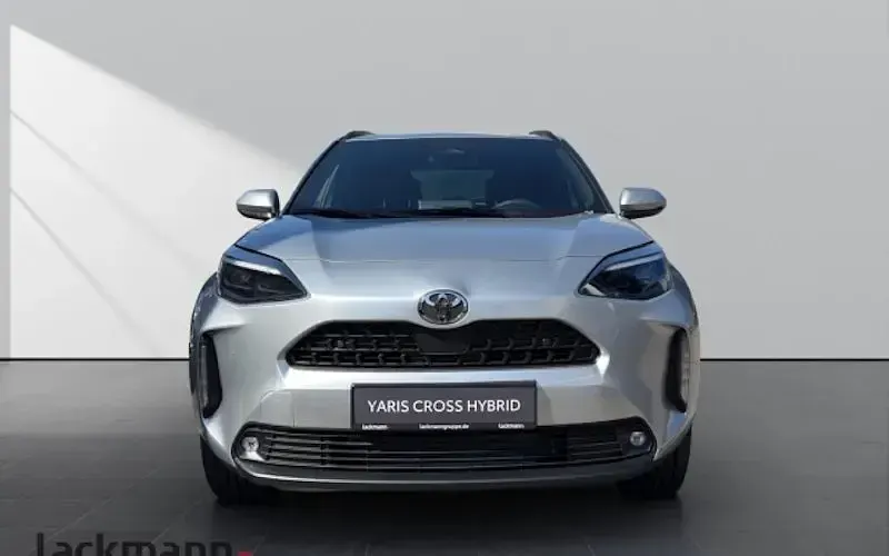 Gebraucht Toyota Yaris Cross 130 PS (95 kW) 2026 Silber SUV
