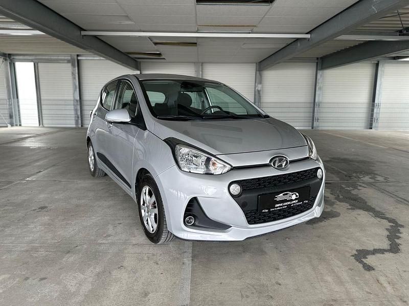 Gebraucht Hyundai i10 87 PS (63 kW) 2017 Silber Kleinwagen