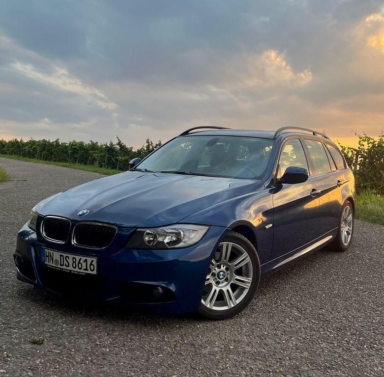 Blau Gebraucht 2009 BMW 318 M Sport Kombi | 4.199 € (Superpreis) - Bild 1/4