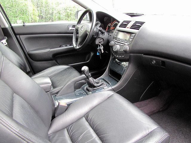 Gebraucht Honda Accord Executive 190 PS (139 kW) 2005 Blau metallic Limousine