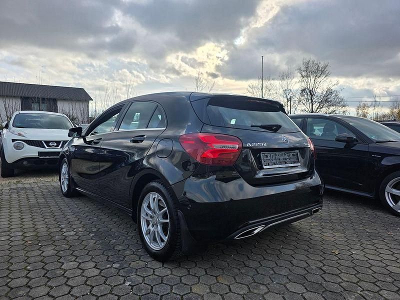 Gebraucht Mercedes A220 177 PS (130 kW) 2015 Schwarz Limousine