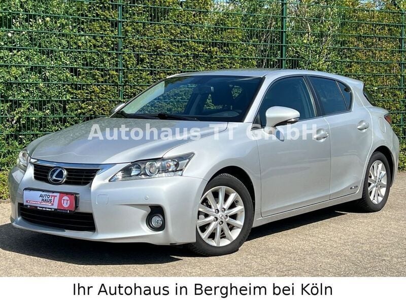 Silber Gebraucht 2011 Lexus CT200h Limousine | 11.950 € (Fairer Preis) - Bild 1/4