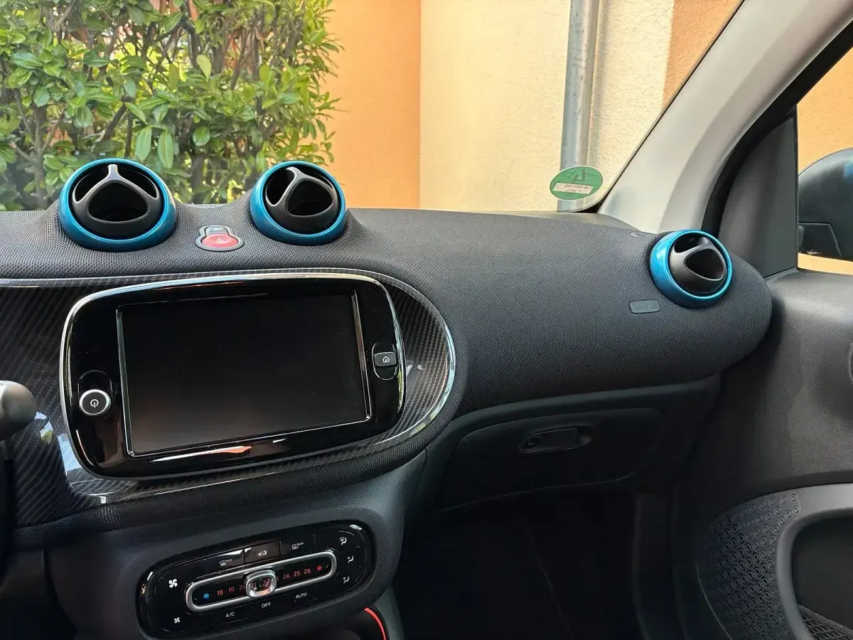 Gebraucht Smart ForTwo Coupé 61 kW (83 PS) 2023 Schwarz Kleinwagen
