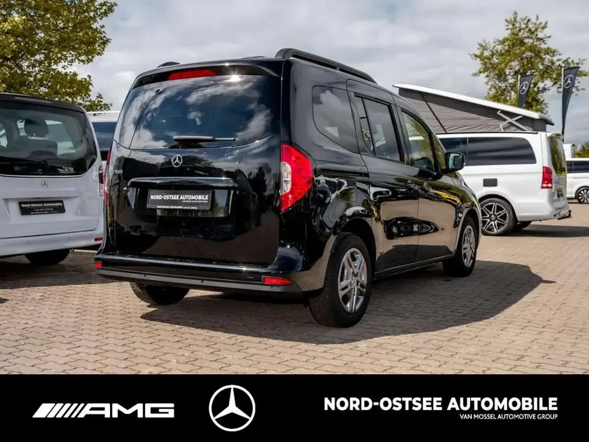 Gebraucht Mercedes T160 Style 102 PS (75 kW) 2024 Loparitschwarz metallic Van / Kleinbus