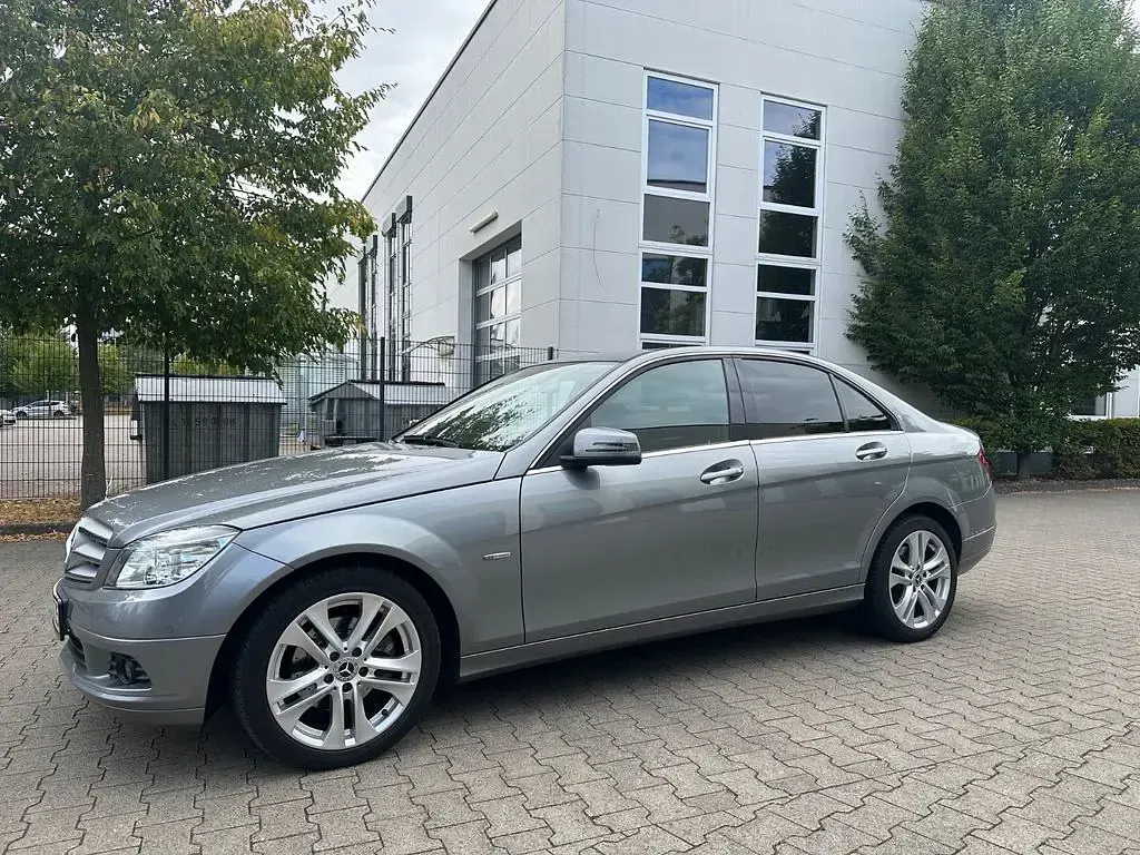 Gebraucht Mercedes C200 184 PS (135 kW) 2011 Silber Limousine
