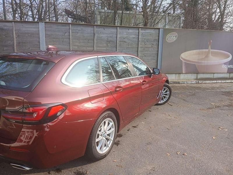 Gebraucht BMW 520 190 PS (139 kW) 2021 Rot Kombi
