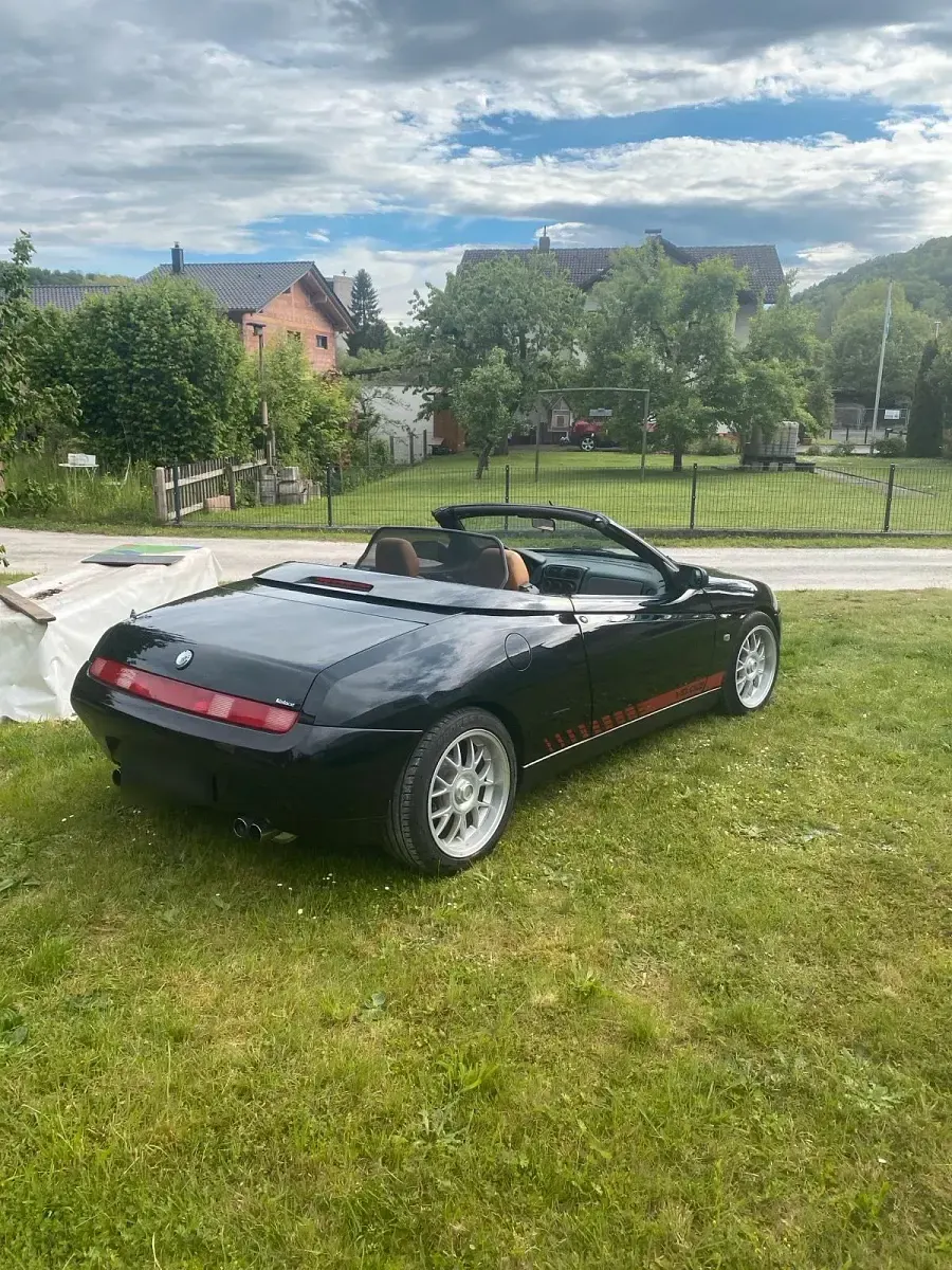 Second-hand Alfa Romeo Spider 150 CP (110 kW) 1998 Negru Cabrio