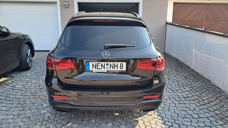 Schwarz Gebraucht 2021 Mercedes GLC220 SUV | 34.300 € (Guter Preis) - Bild 1/4