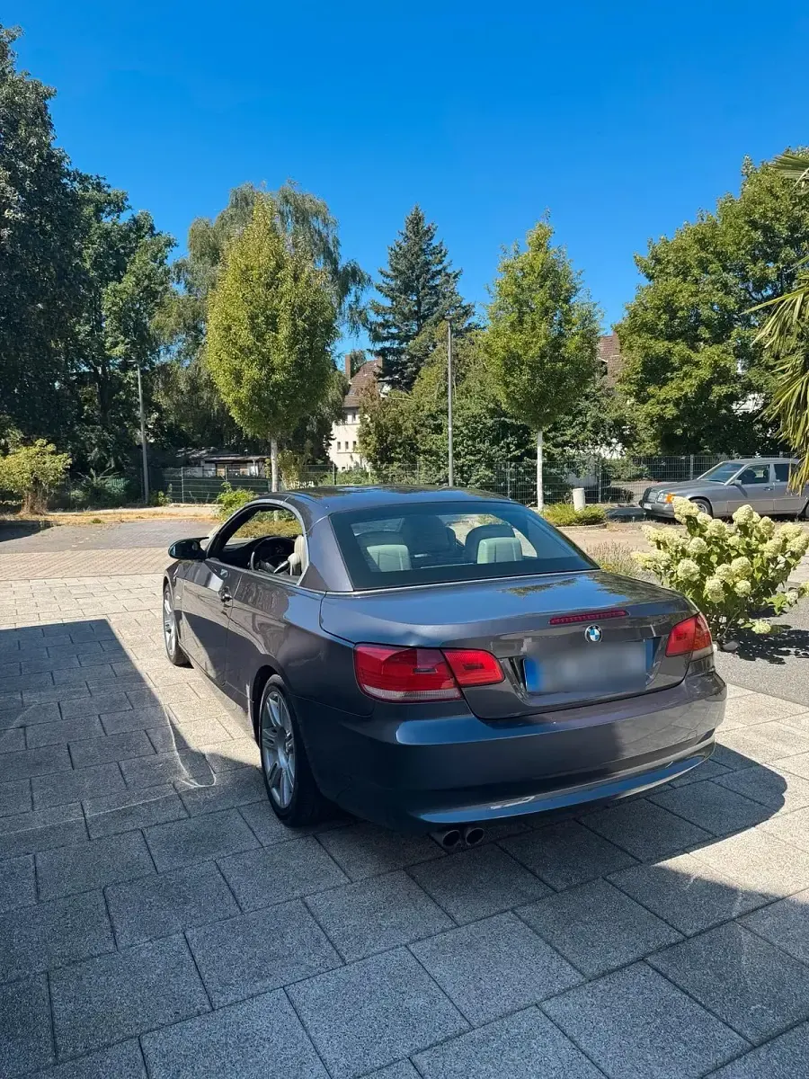 Gebraucht BMW 325 Cabriolet 197 PS (144 kW) 2007 Grau Cabrio