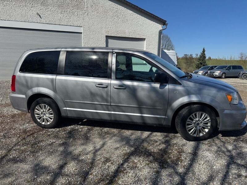 Gebraucht Lancia Voyager Silver 177 PS (130 kW) 2014 Silber Van / Kleinbus
