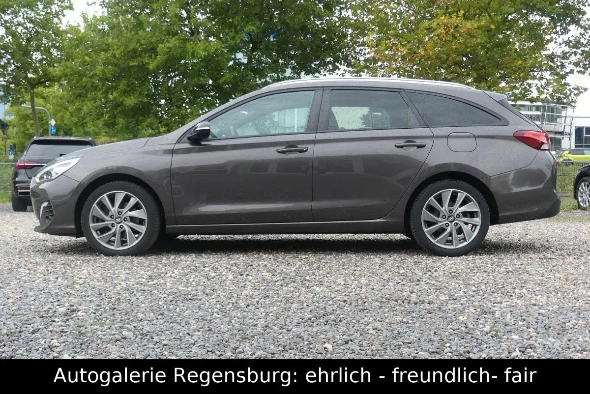 Gebraucht Hyundai i30 Passion Plus 120 PS (88 kW) 2018 Grau Kombi