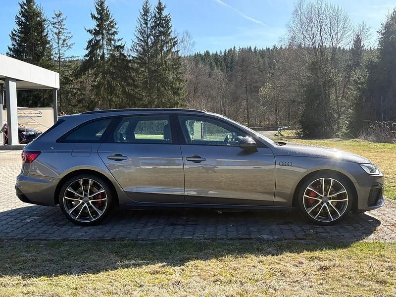 Gebraucht Audi A4 Edition .1 231 PS (169 kW) 2019 Grau Kombi