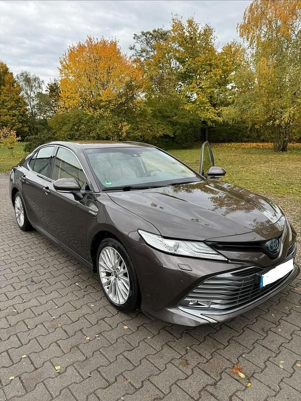 Braun Gebraucht 2020 Toyota Camry Limousine | 22.000 € (Fairer Preis) - Bild 1/4