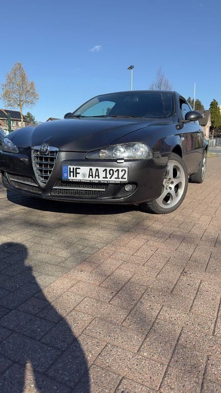 Gebraucht Alfa Romeo 147 120 PS (88 kW) 2007 Andere farben Kleinwagen