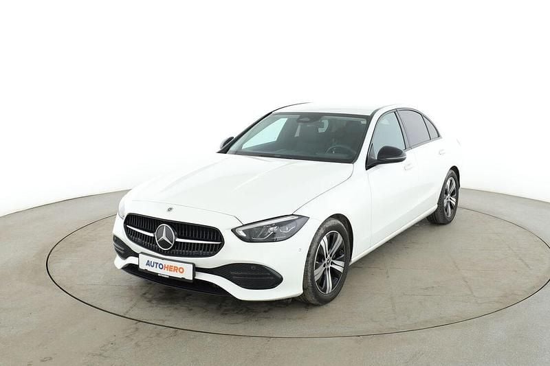 Gebraucht Mercedes C180 Avantgarde 2022 Weiß Limousine