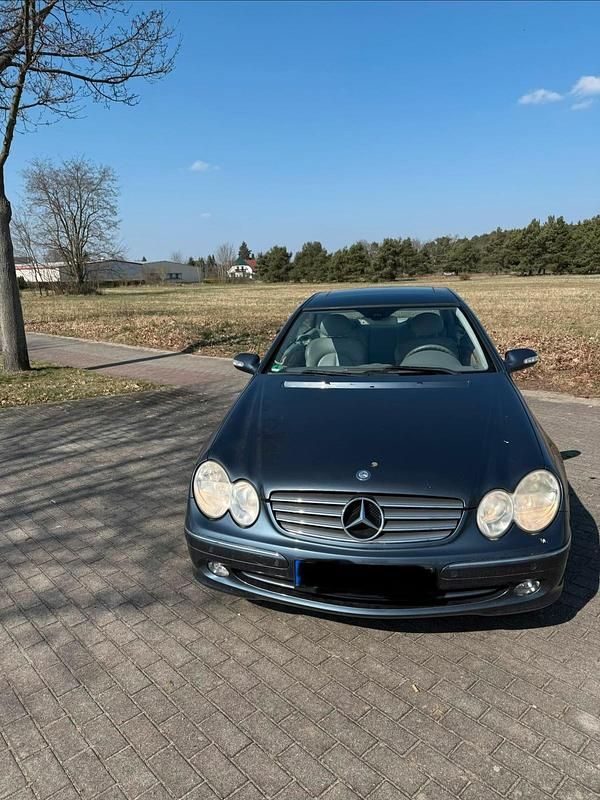 Gebraucht Mercedes CLK320 218 PS (160 kW) 2005 Blau Coupé