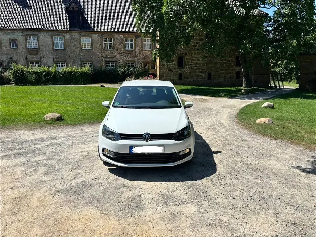 Gebraucht VW Polo Trendline 60 PS (44 kW) 2016 Weiß Limousine