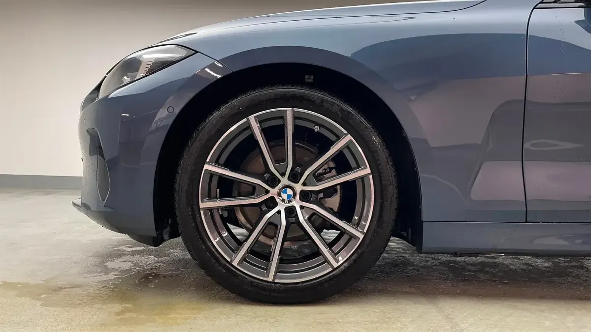 Gebraucht BMW 420 Efficient Dynamics 184 PS (135 kW) 2025 Arctic race blue metallic Cabrio