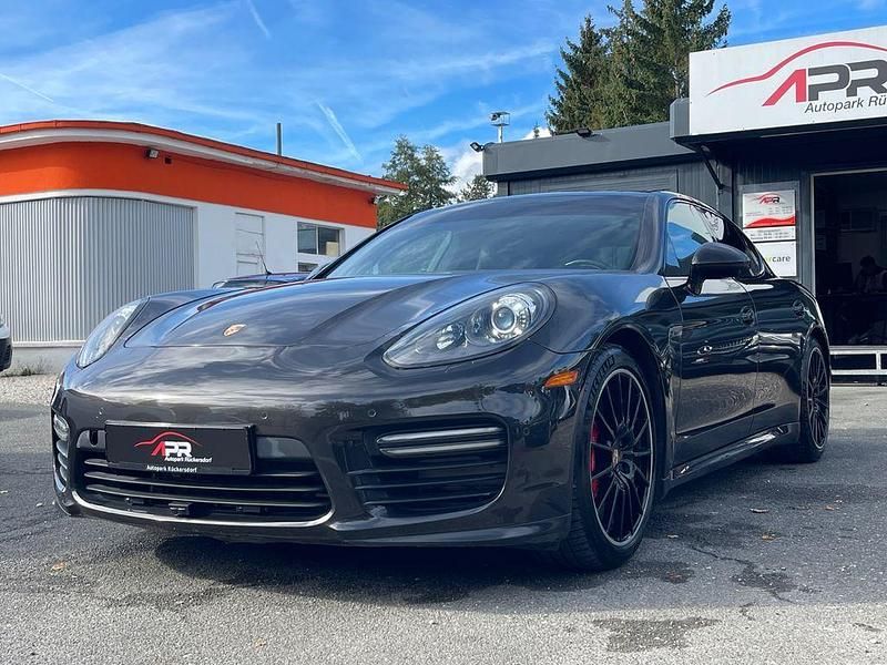 Grau Gebraucht 2014 Porsche Panamera GTS Sport Limousine | 38.999 € - Bild 1/4