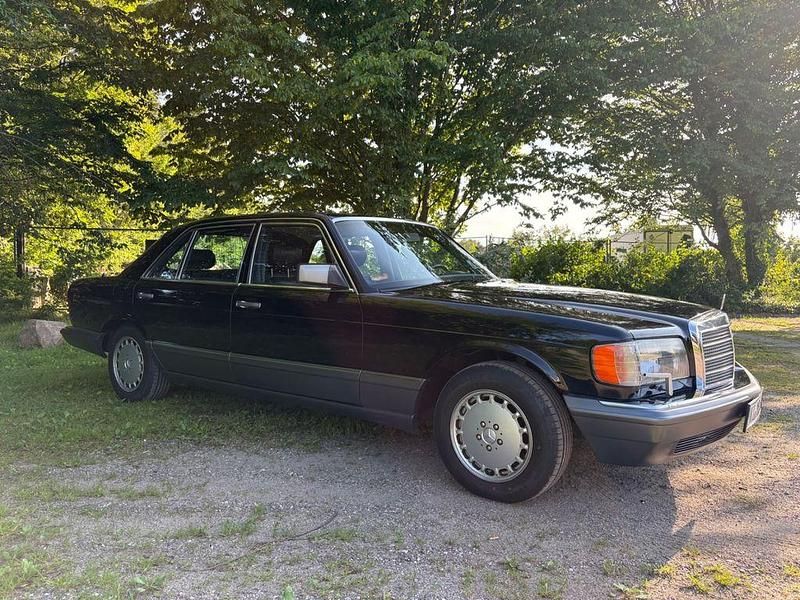 Schwarz Gebraucht 1987 Mercedes 560 Limousine | 21.750 € - Bild 1/4