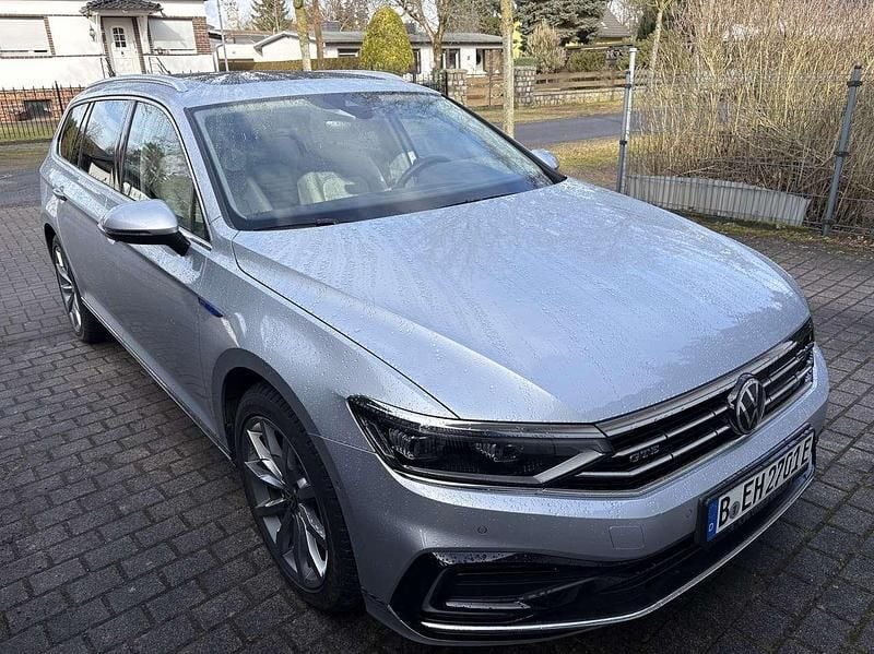 Gebraucht VW Passat GTE 218 PS (160 kW) 2022 Silber Kombi