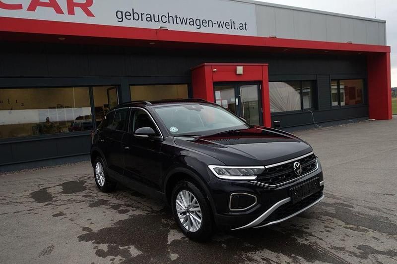 Gebraucht VW T-Roc Life 150 PS (110 kW) 2023 Schwarz SUV