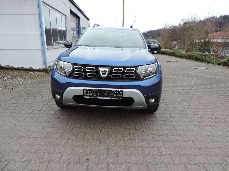 Gebraucht Dacia Duster Celebration 150 PS (110 kW) 2020 Stahlblau SUV