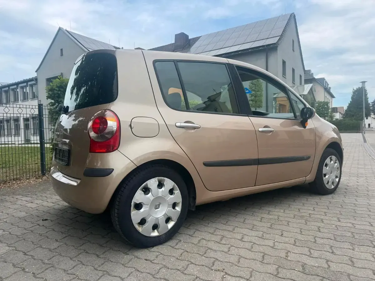 Używany Renault Modus 75 KM (55 kW) 2004 Złoty Minivan
