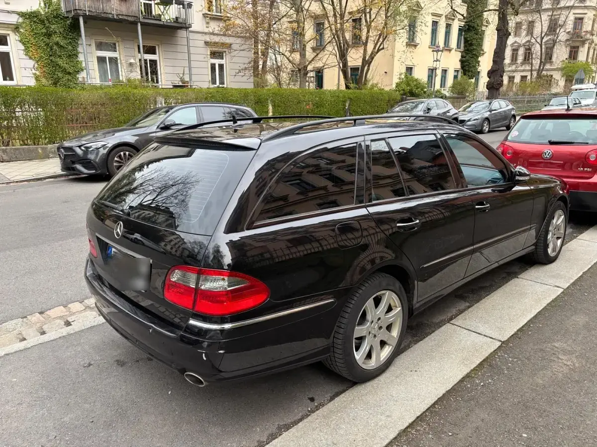 Gebraucht Mercedes E320 Avantgarde 224 PS (164 kW) 2007 Schwarz Kombi