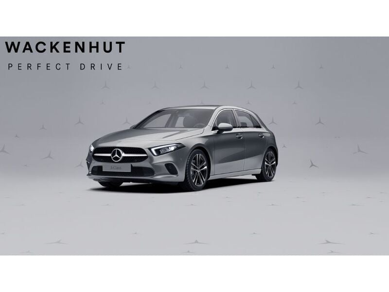 Grau Gebraucht 2020 Mercedes A180 Business Limousine | 24.900 € (Fairer Preis) - Bild 1/3