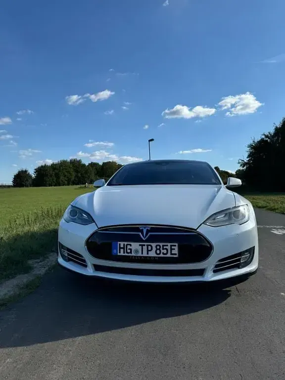 Usata Tesla Model S 309 kW (421 CV) 2015 Bianco Utilitaria