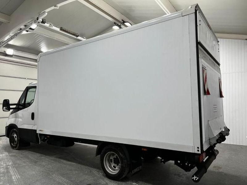 Second-hand Iveco Daily 156 CP (114 kW) 2024 Alb Van