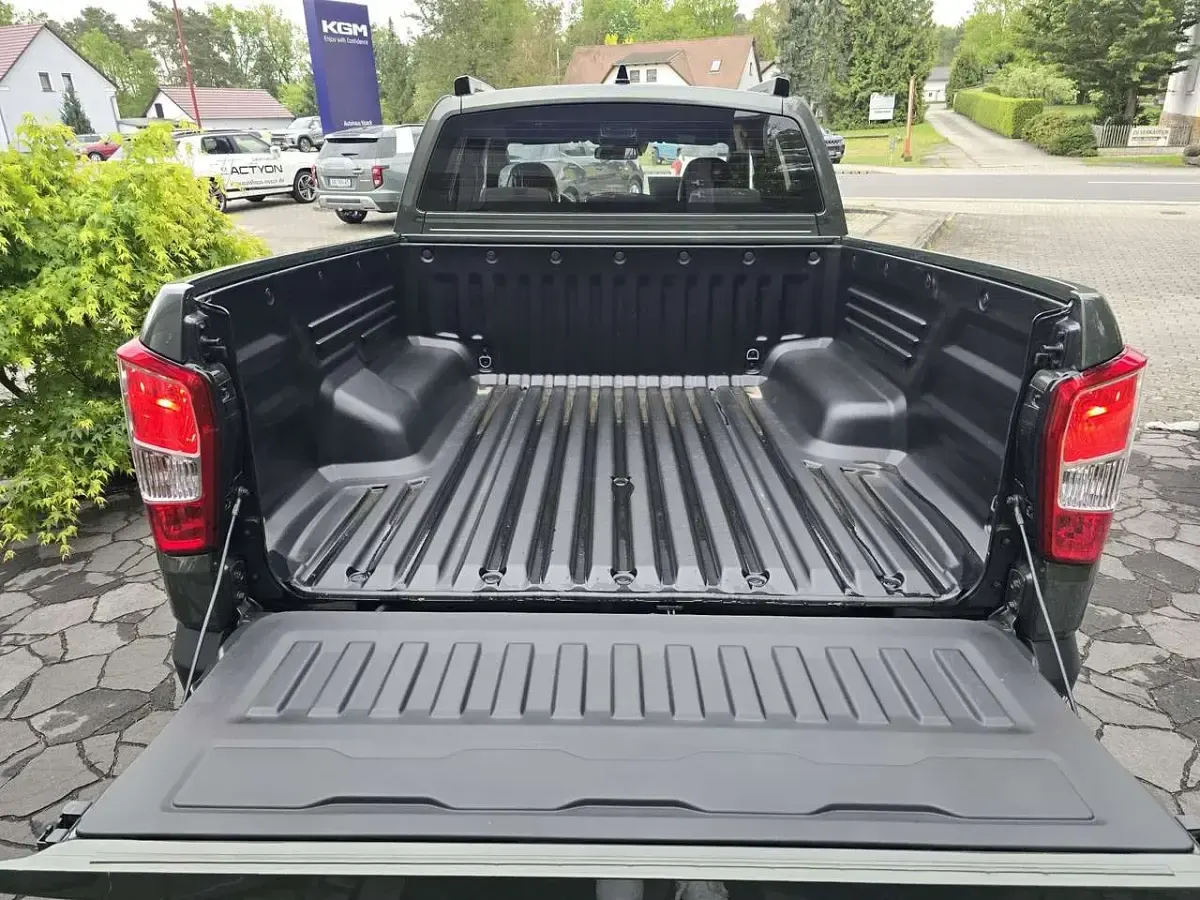 Neu KGM Musso 203 PS (149 kW) 2026 Amazonia green Pickup