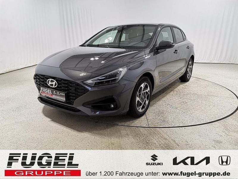 Ecotronic grey (pe2) Neu 2024 Hyundai i30 Limousine | 23.369 € (Guter Preis) - Bild 1/4