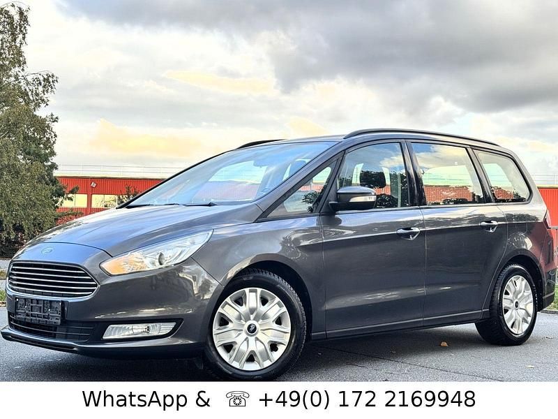 Grau Gebraucht 2017 Ford Galaxy S Van / Kleinbus | 11.900 € (Guter Preis) - Bild 1/4