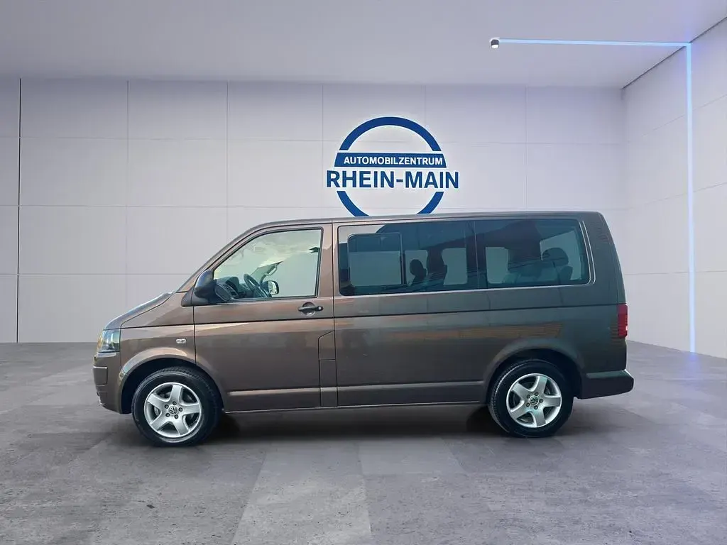 Gebraucht VW Multivan 140 PS (102 kW) 2010 Braun Van / Kleinbus