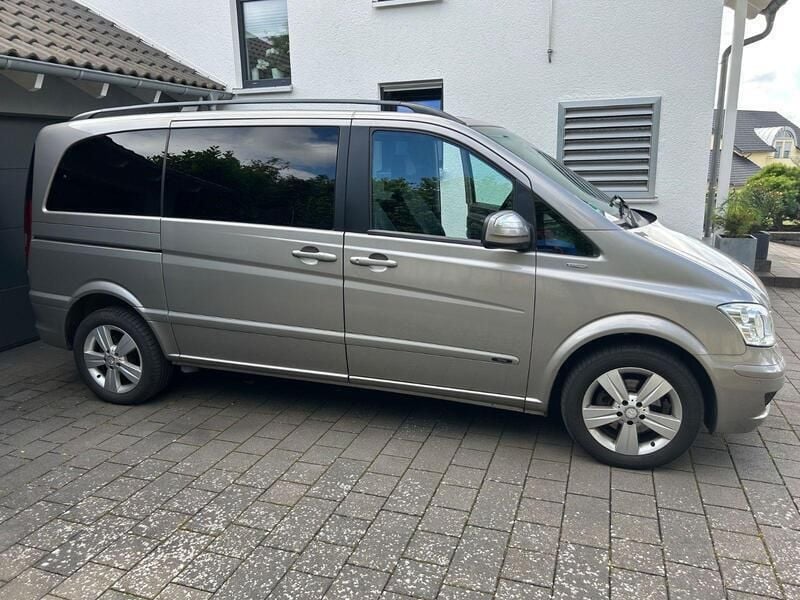 Gold Gebraucht 2012 Mercedes Viano Edition Van / Kleinbus | 15.300 € (Superpreis) - Bild 1/4