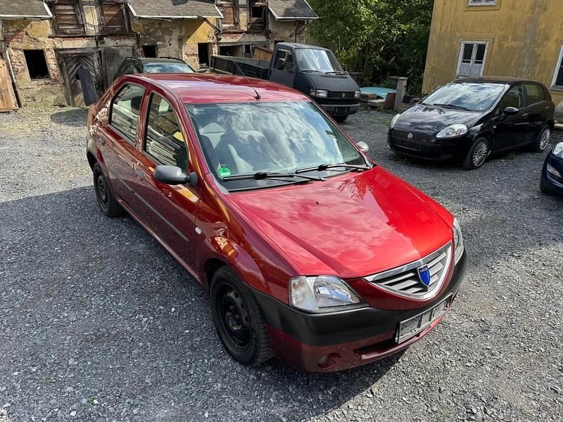 Rot Gebraucht 2005 Dacia Logan Limousine | 1.199 € - Bild 1/4