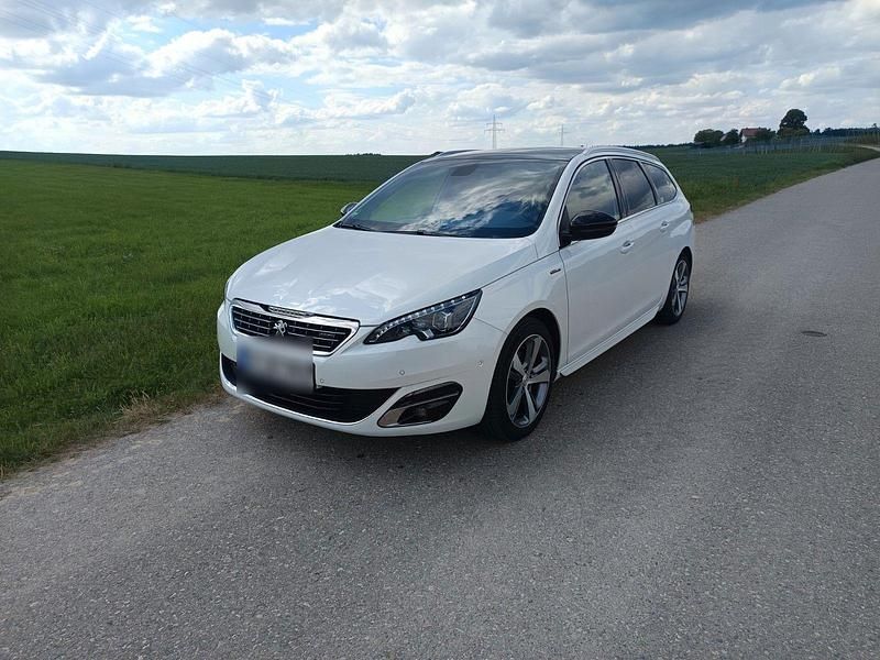 Weiß Gebraucht 2017 Peugeot 308 GT-line Kombi | 11.000 € (Fairer Preis) - Bild 1/4