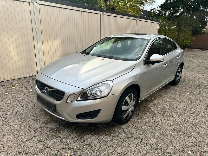 Silber Gebraucht 2010 Volvo S60 Limousine | 5.500 € - Bild 1/4