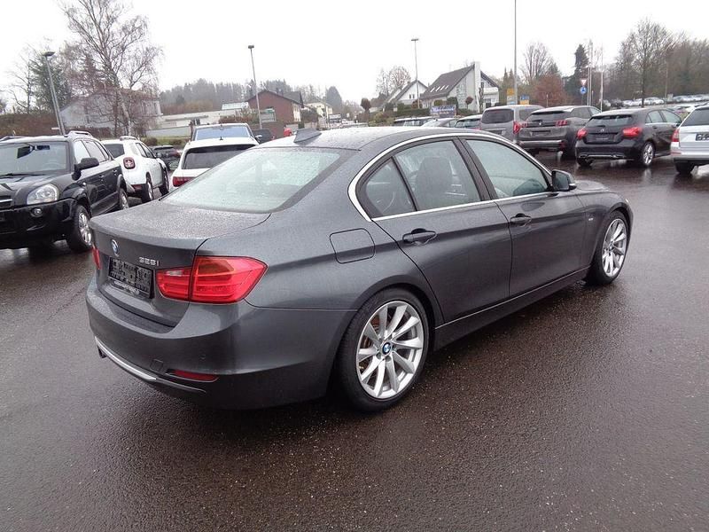 Gebraucht BMW 328 245 PS (180 kW) 2014 Grau Limousine