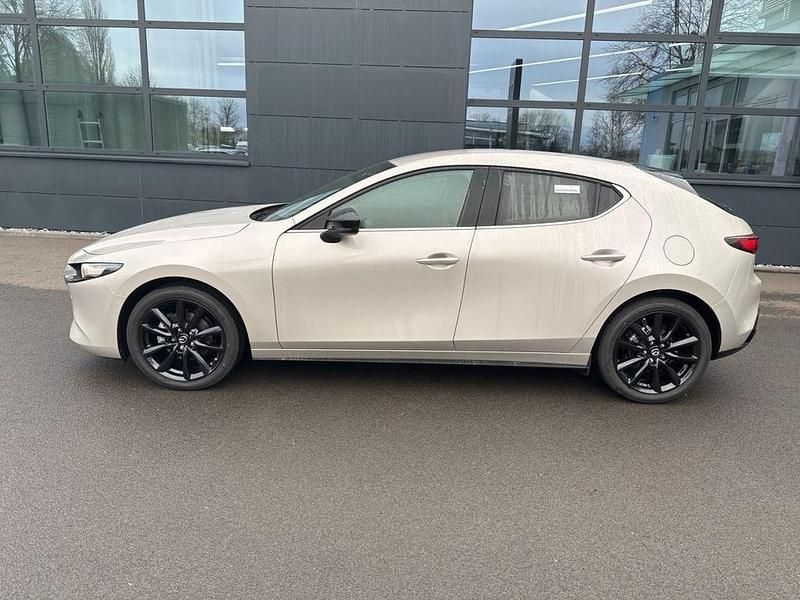 Neu Mazda 3 Nagisa 140 PS (102 kW) 2025 Zircon sand Limousine