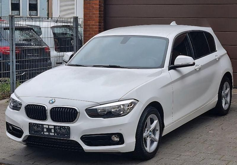 Gebraucht BMW 118 Advantage 136 PS (100 kW) 2018 Weiß Kleinwagen