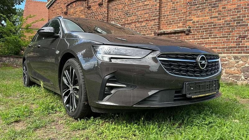 Stone brown metallic Gebraucht 2021 Opel Insignia Country Tourer Ultimate Kombi | 23.500 € (Guter Preis) - Bild 1/4