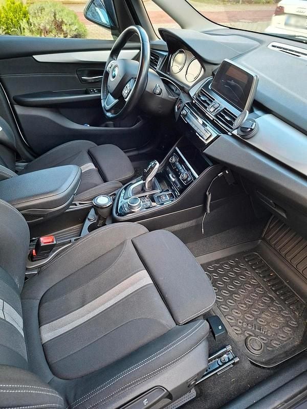 Gebraucht BMW 218 150 PS (110 kW) 2021 Weiß Van / Kleinbus