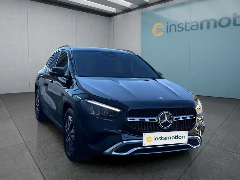 Gebraucht Mercedes GLA200 163 PS (119 kW) 2025 Schwarz SUV