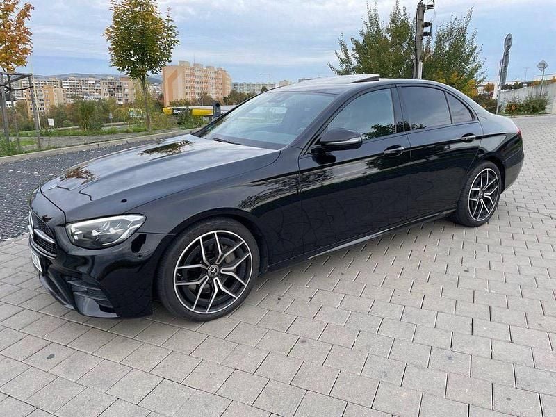 Schwarz Gebraucht 2021 Mercedes E220 Limousine | 25.000 € (Superpreis) - Bild 1/4
