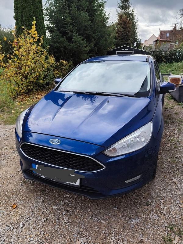 Gebraucht Ford Focus Business Edition 120 PS (88 kW) 2015 Blau Kombi
