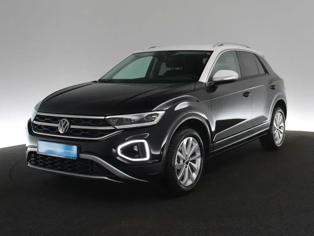 Gebraucht VW T-Roc Style 150 PS (110 kW) 2024 Deep black perleffekt (metallic) SUV